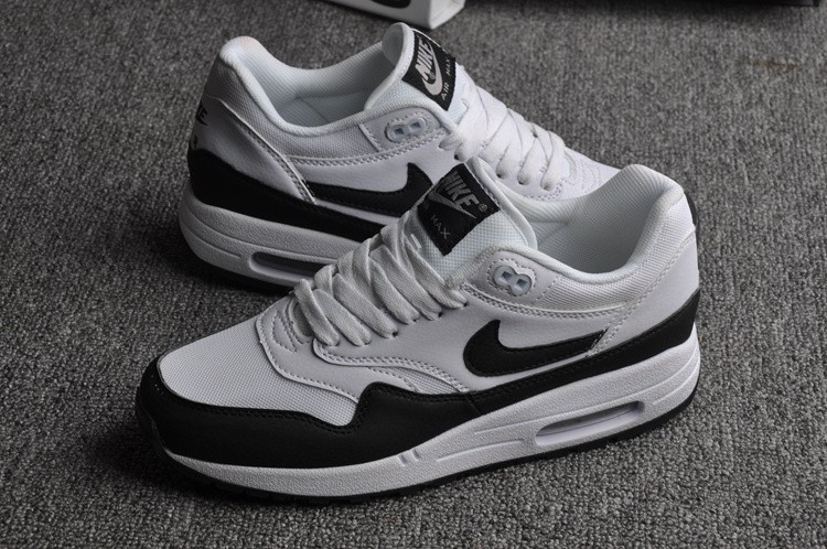 air max one noire et blanche